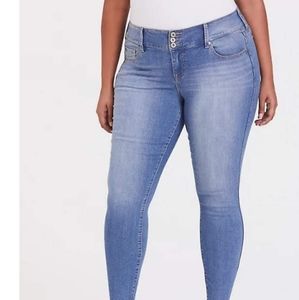 Torrid Ankle Jean Jeggings NWT
plus size 22